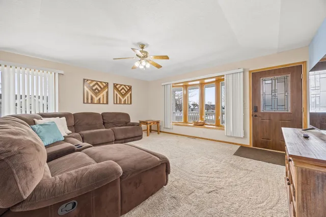 $415,000 | 1289 Sunburst Way Southeast, Hutchinson, MN 55350