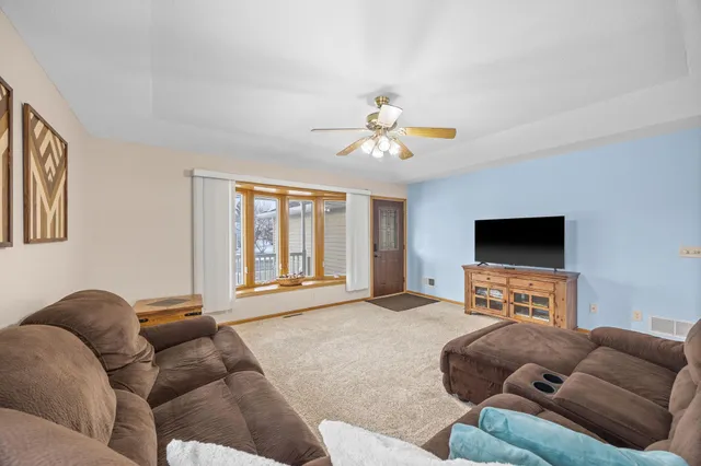 $415,000 | 1289 Sunburst Way Southeast, Hutchinson, MN 55350