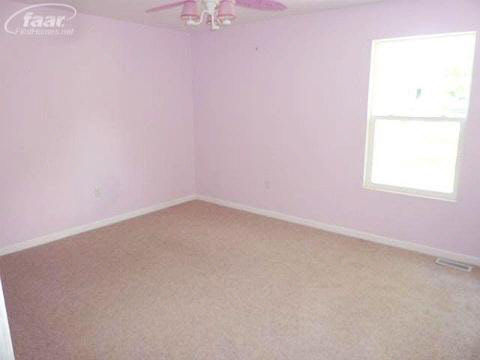 9074 McCall Road Grand Blanc, MI 48439 - Photo 8 of 14 20166280-7.JPG