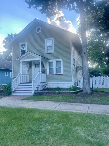 $269,900 | 222 Grand Avenue, Aurora, IL 60506