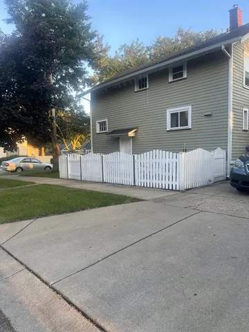 $269,900 | 222 Grand Avenue, Aurora, IL 60506