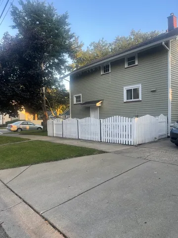 $269,900 | 222 Grand Avenue, Aurora, IL 60506