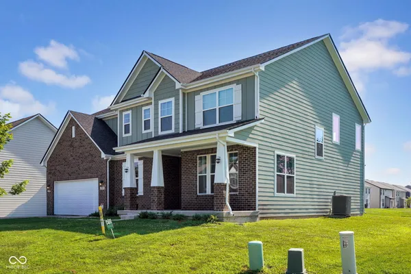 $575,000 | 2731 Victory Drive, Columbus, IN 47203