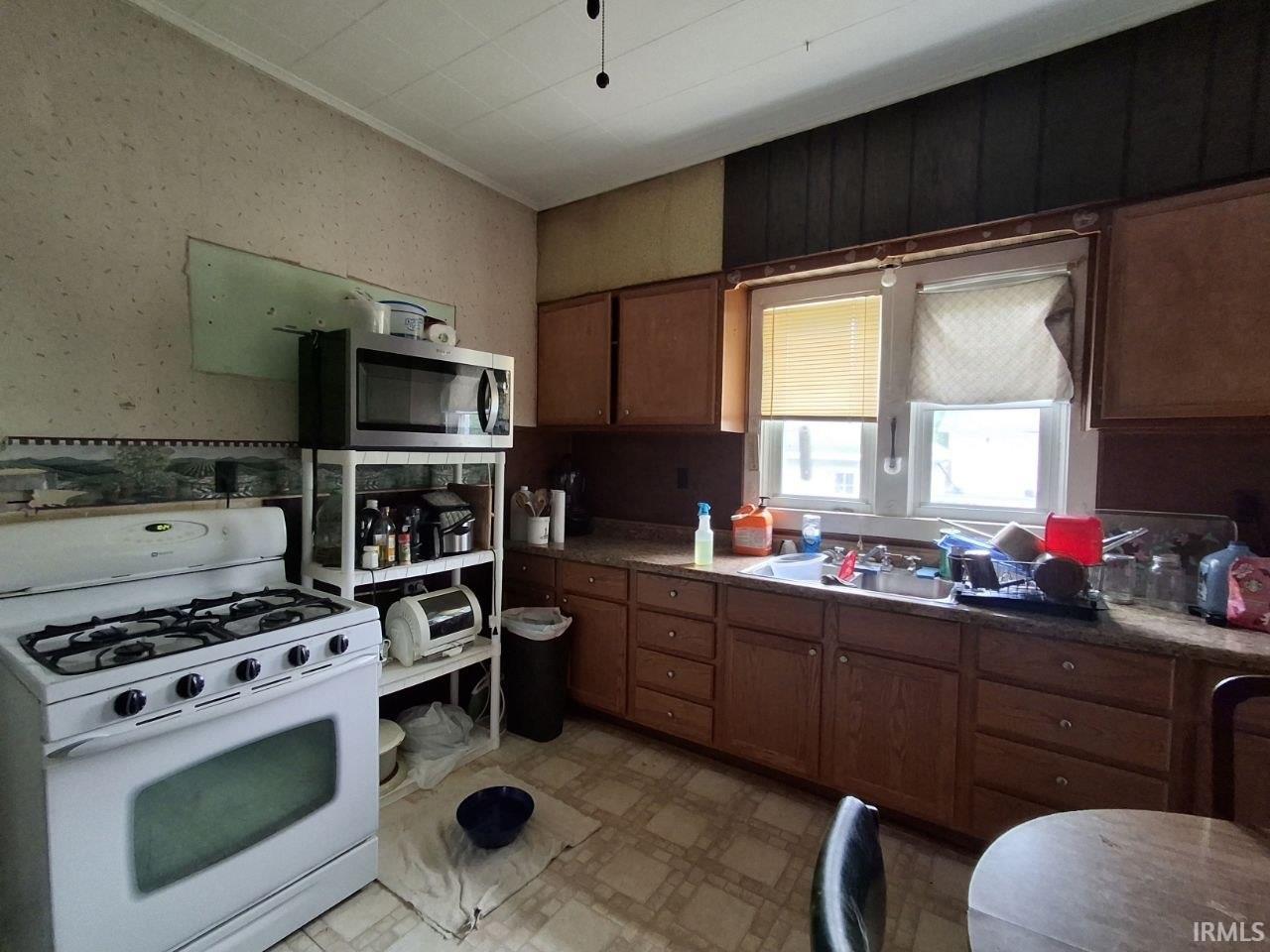 7022 North Center Street Monterey, IN 46960 - Photo 6 of 32