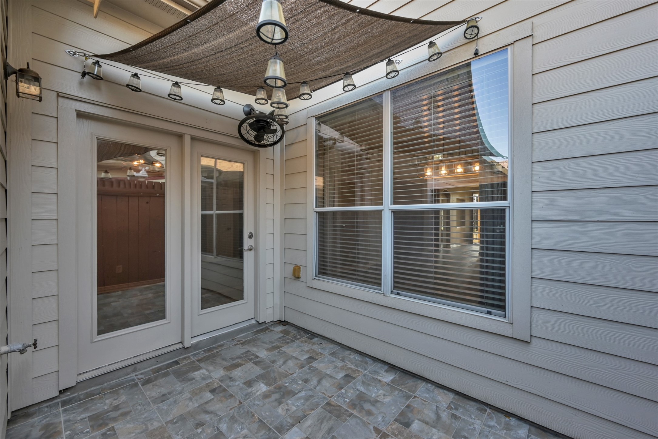 9222 Sunlight Oak Lane Houston, TX 77070 - Photo 26 of 29 a view of entryway