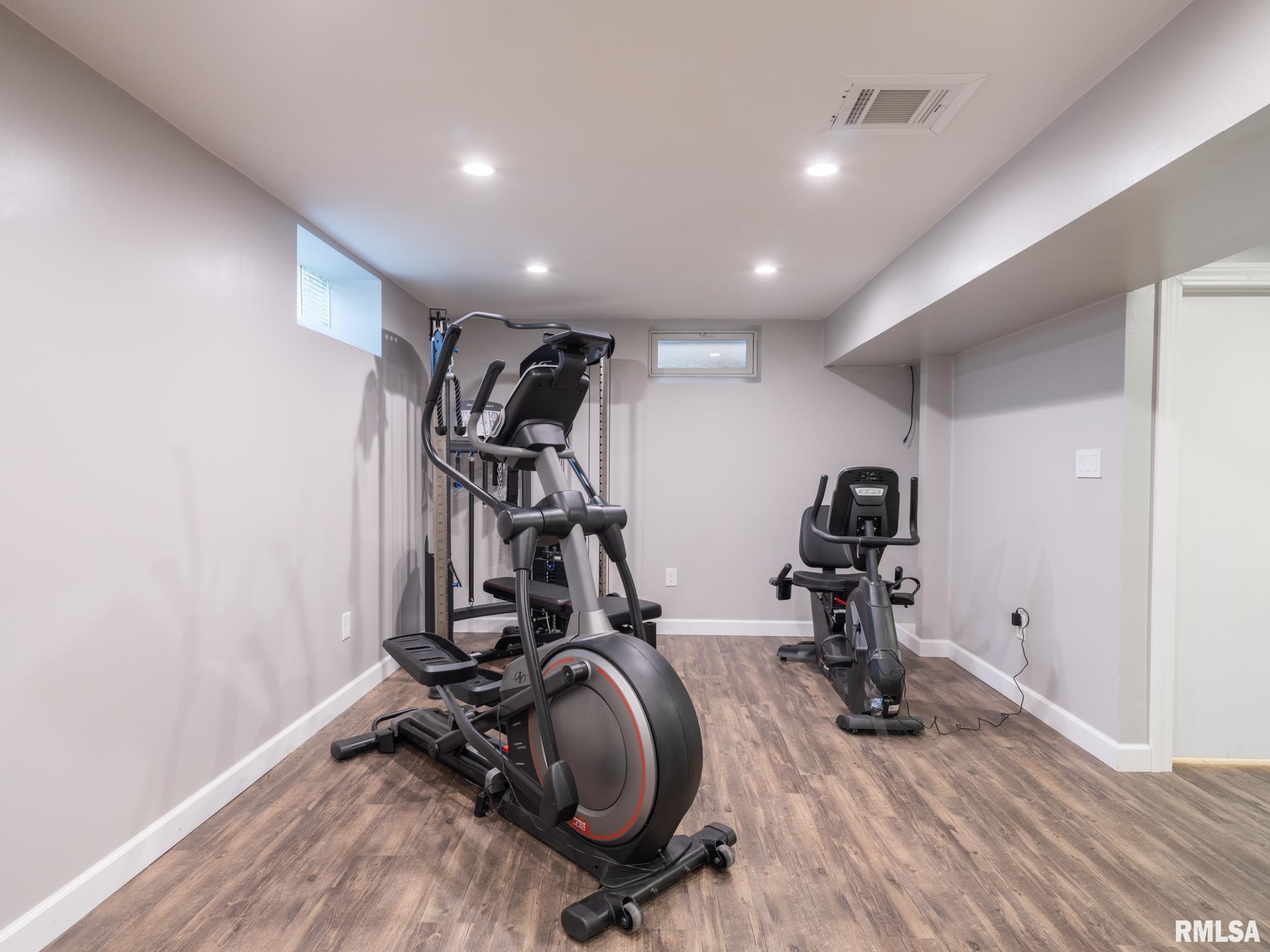 1103 West Ridge Road Peoria, IL 61614 - Photo 47 of 53 Gallery Image 47