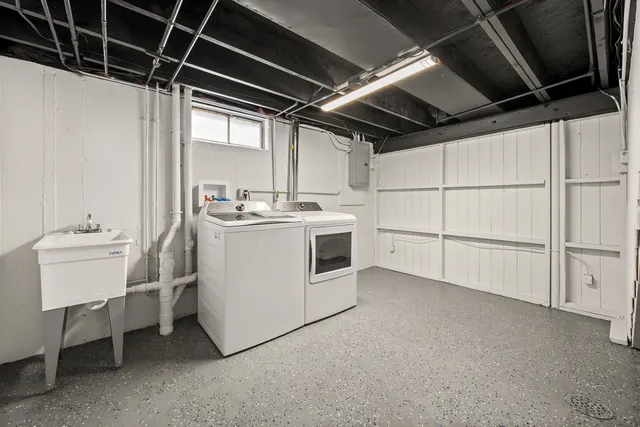 $299,000 | 400 Kishwaukee Drive, Sycamore, IL 60178