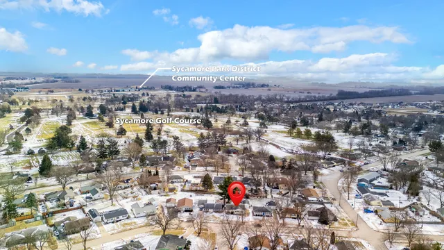 $299,000 | 400 Kishwaukee Drive, Sycamore, IL 60178