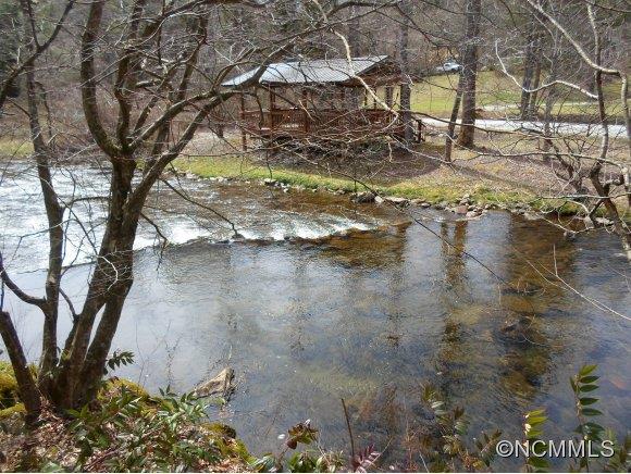 8820 Parkway Road Balsam Grove, NC 28708 - Photo 4 of 5 Gallery Image 4