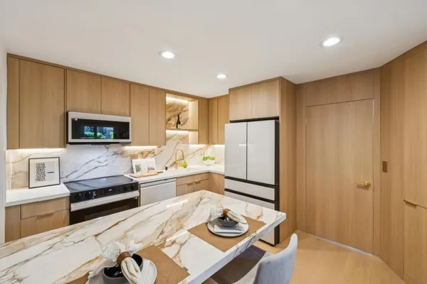 $869,000 | 142 Mission Drive, East Palo Alto, CA 94303