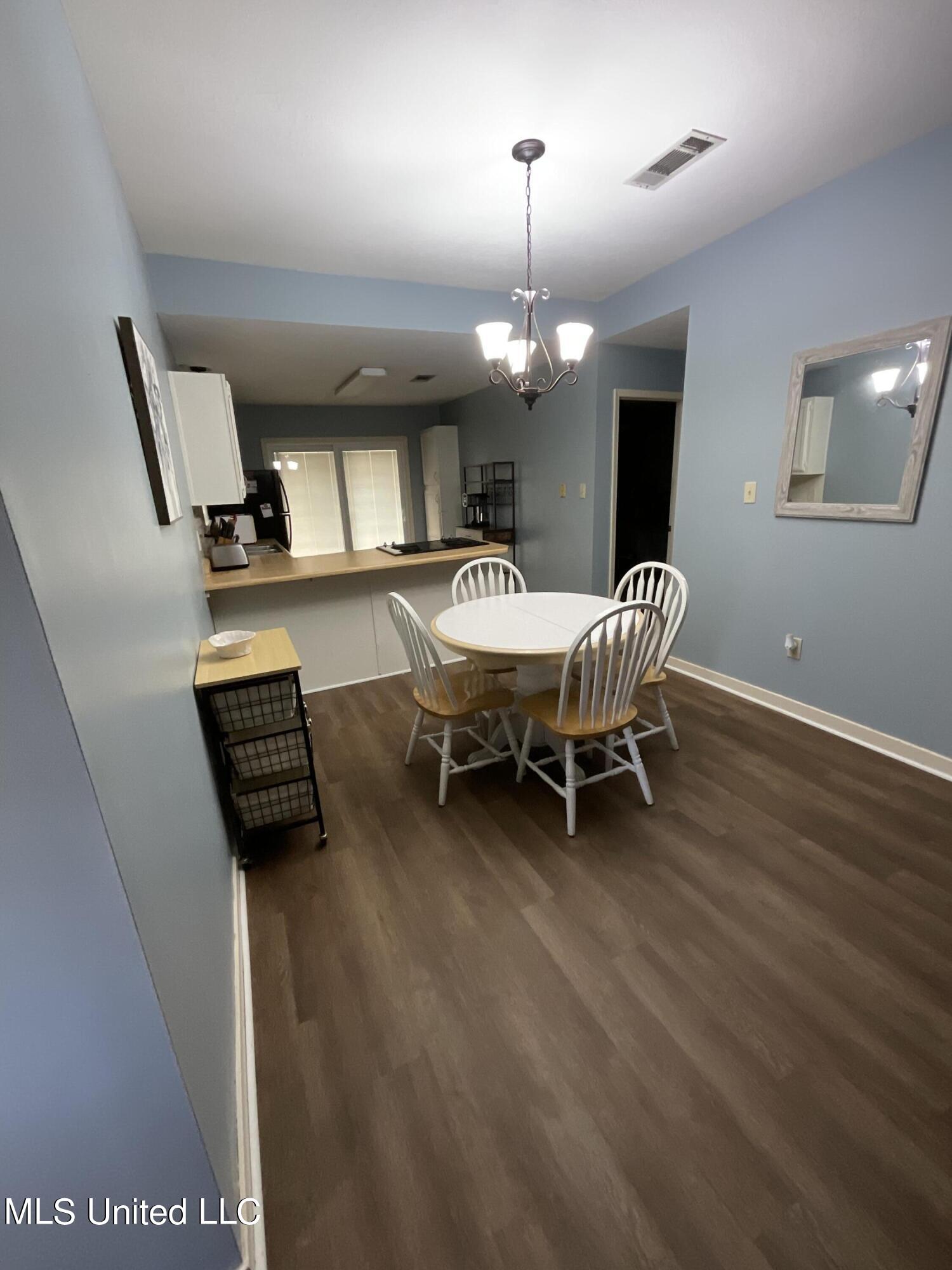7017 Copper Cove Ridgeland, MS 39157 - Photo 5 of 21 D78DC4F8-BA17-4629-A5A7-D1500D8A7EF7