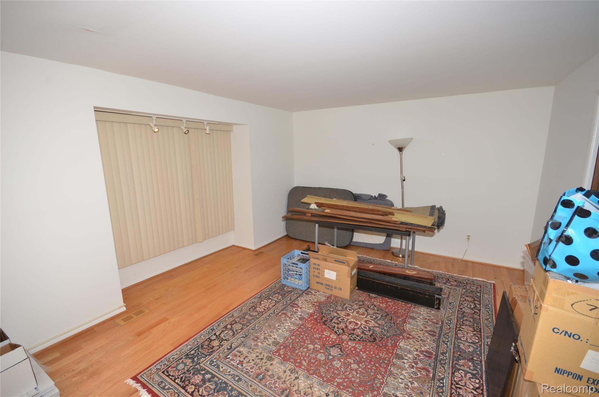 4307 Stoddard Road West Bloomfield, MI 48323 - Photo 7 of 22 DSC_4177.JPG