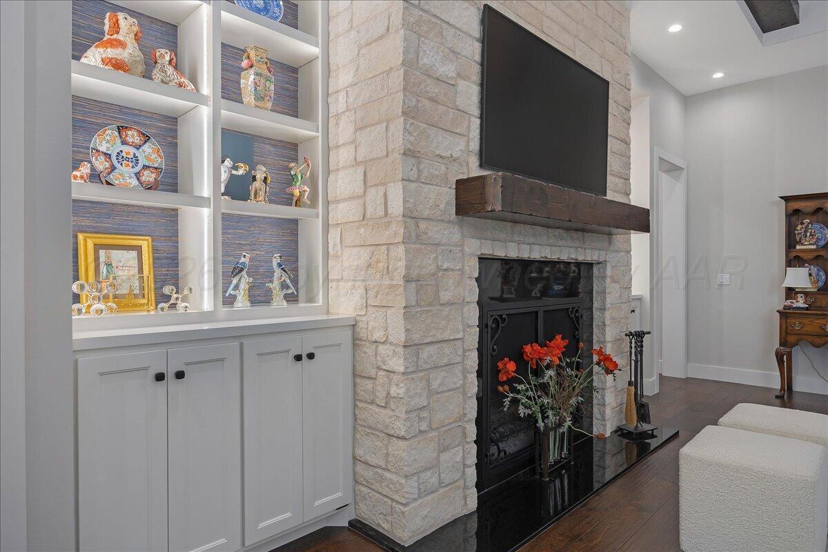 1407 Waggoner Ranch Road Amarillo, TX 79124 - Photo 16 of 99 16-Living Room 4