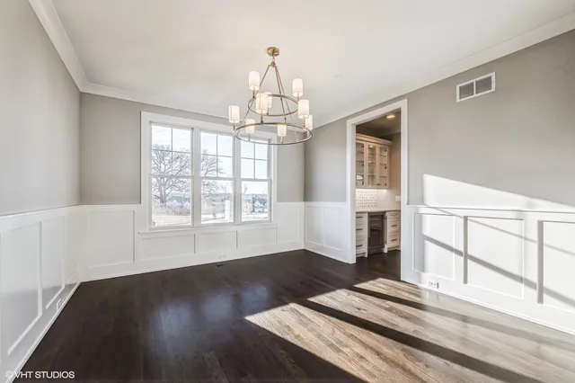 $1,664,900 | 352 61st Street, Willowbrook, IL 60527