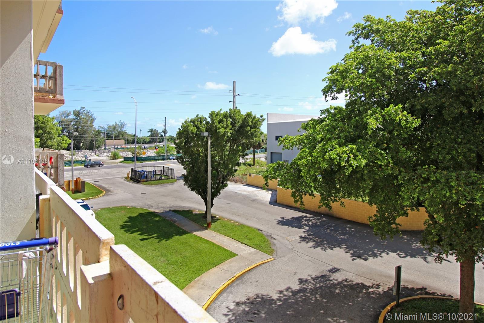 15600 Northwest 7th Avenue, Unit 3011 Miami, FL 33169 - Photo 22 of 30 a view of a backyard with plants