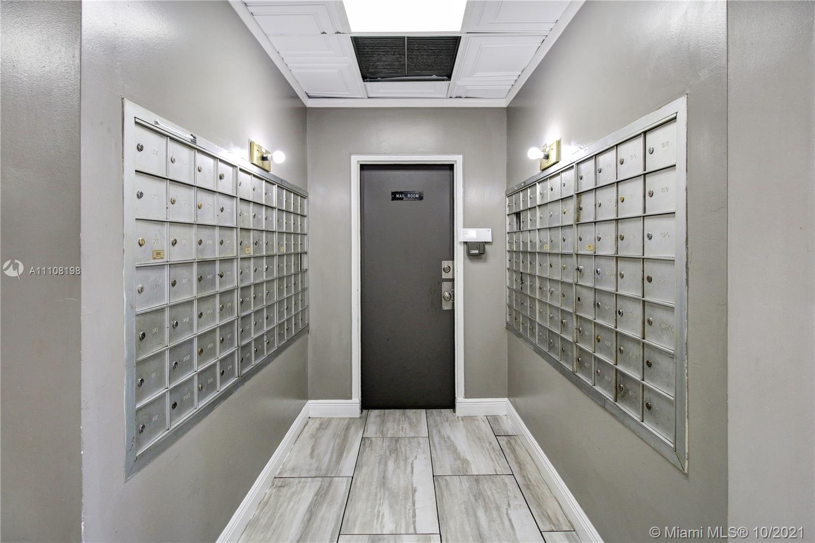 15600 Northwest 7th Avenue, Unit 3011 Miami, FL 33169 - Photo 27 of 30 a view of empty room with windows