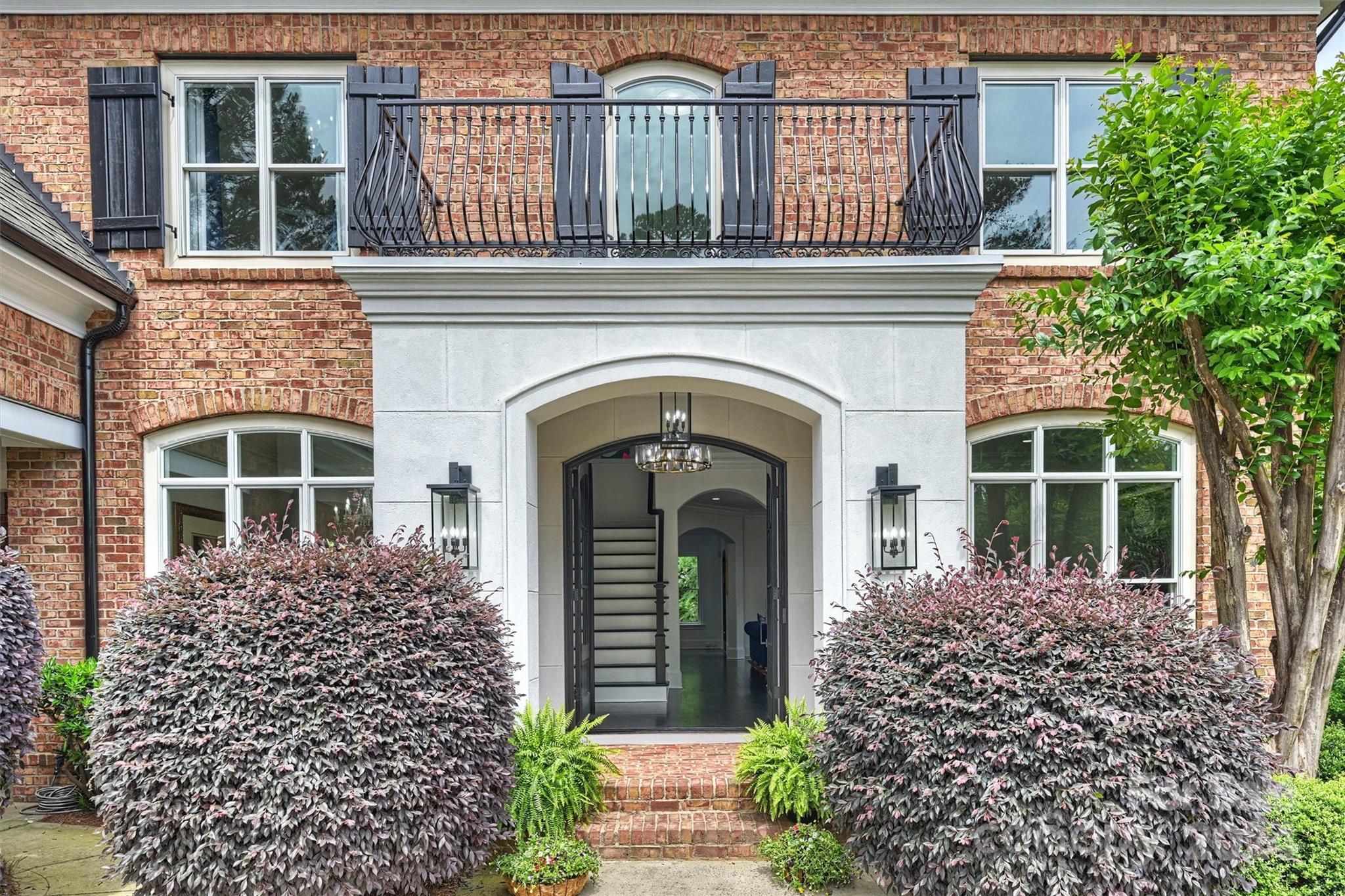 6128 Sharon Road Charlotte, NC 28210 - Photo 3 of 48 Gallery Image 3