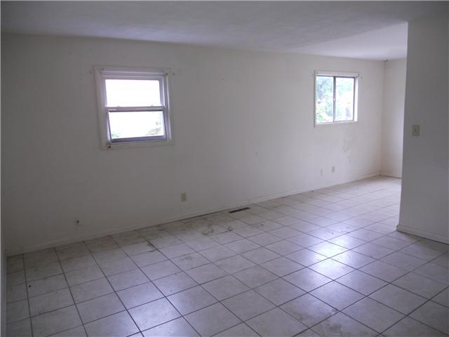 3849 Evanston Road Columbus, OH 43232 - Photo 3 of 7