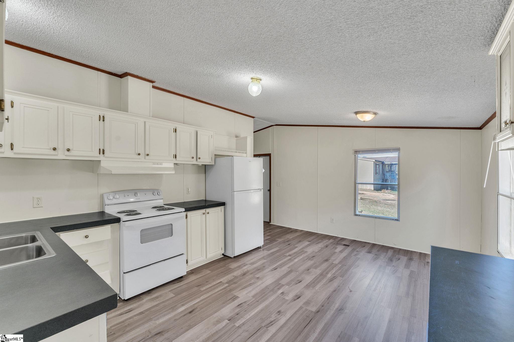 421 Brown Farm Road Seneca, SC 29678 - Photo 8 of 25