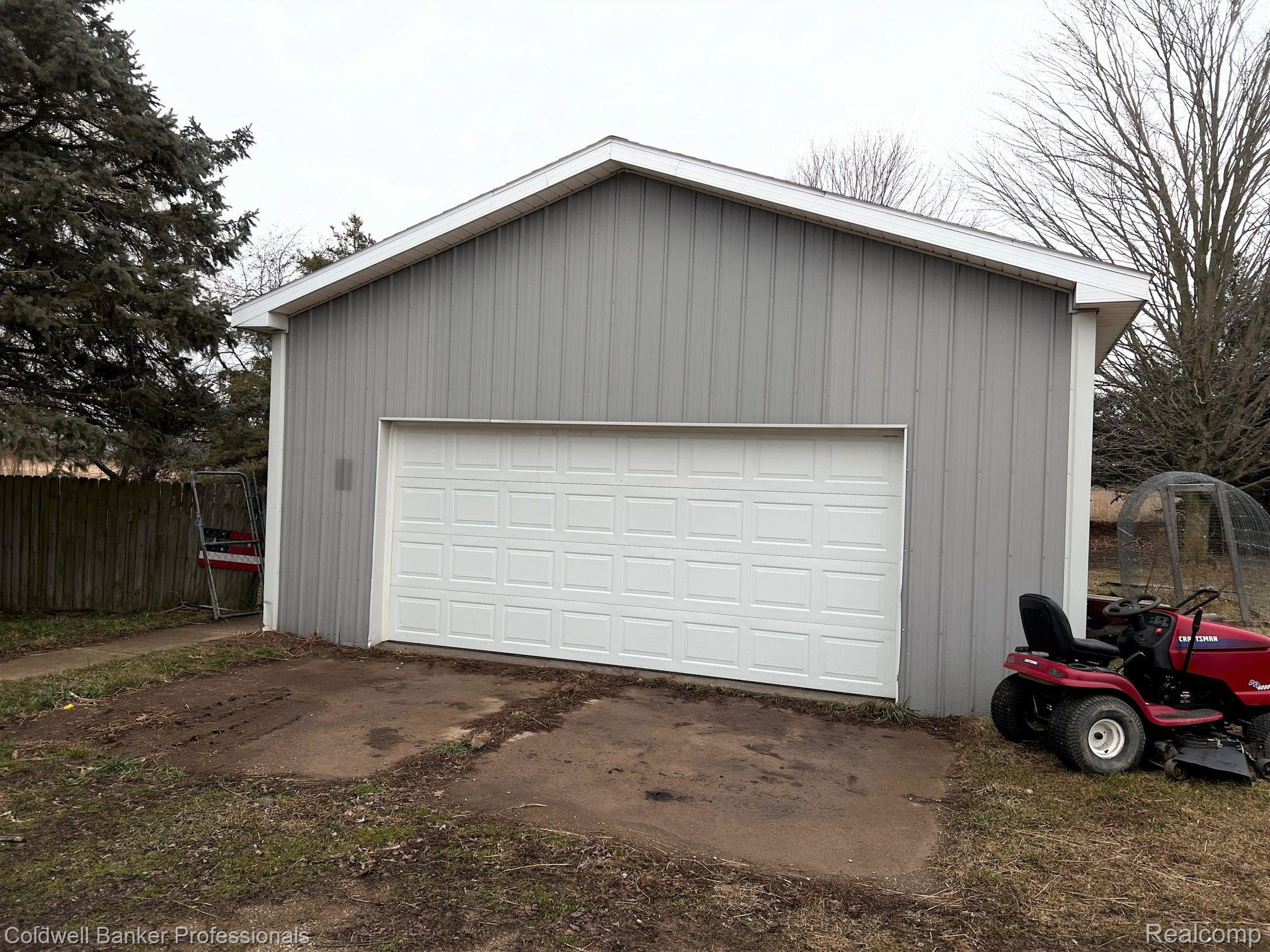 2097 South Meridian Road Ovid, MI 48866 - Photo 2 of 32 Gallery Image 2