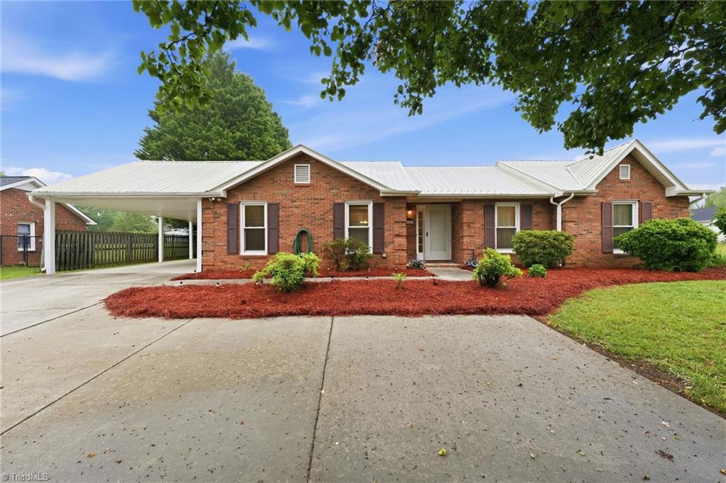 5200 Robin Lane Randleman, NC 27317 - Photo 2 of 40