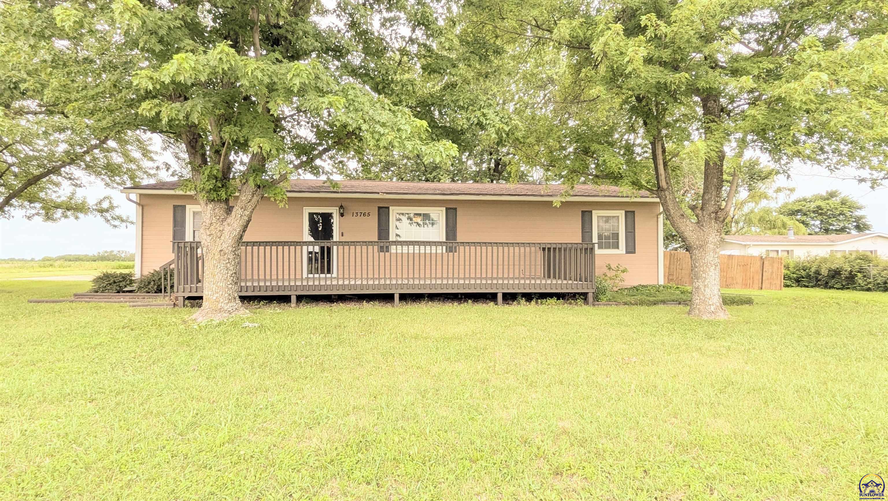 13765 South Morrill Road Carbondale, KS 66414 - Photo 3 of 46
