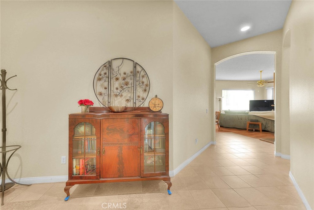 19360 Galloping Hill Road Apple Valley, CA 92308 - Photo 6 of 54