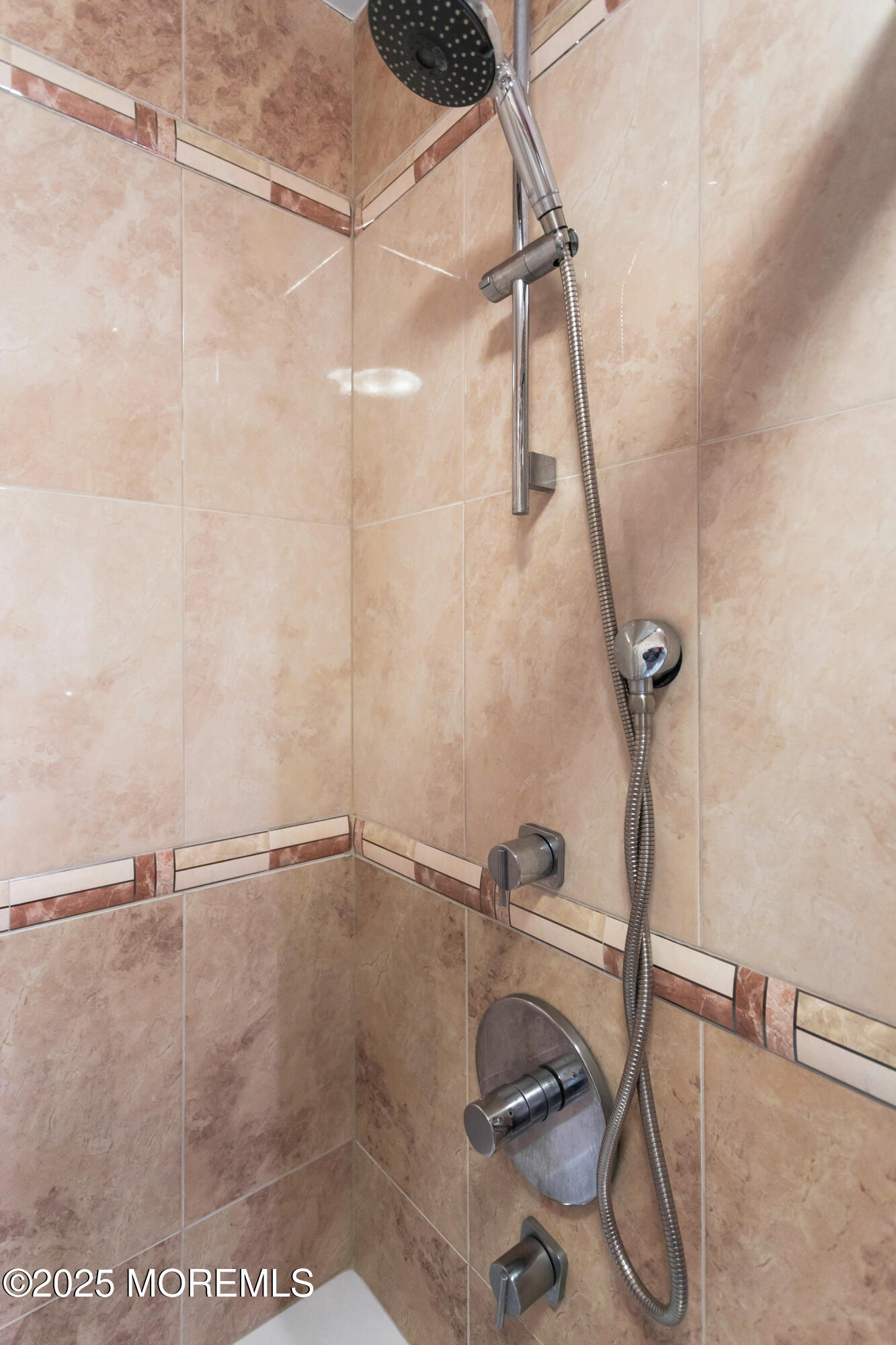 160 Pelican Road Middletown, NJ 07748 - Photo 30 of 65 a bathroom with a shower