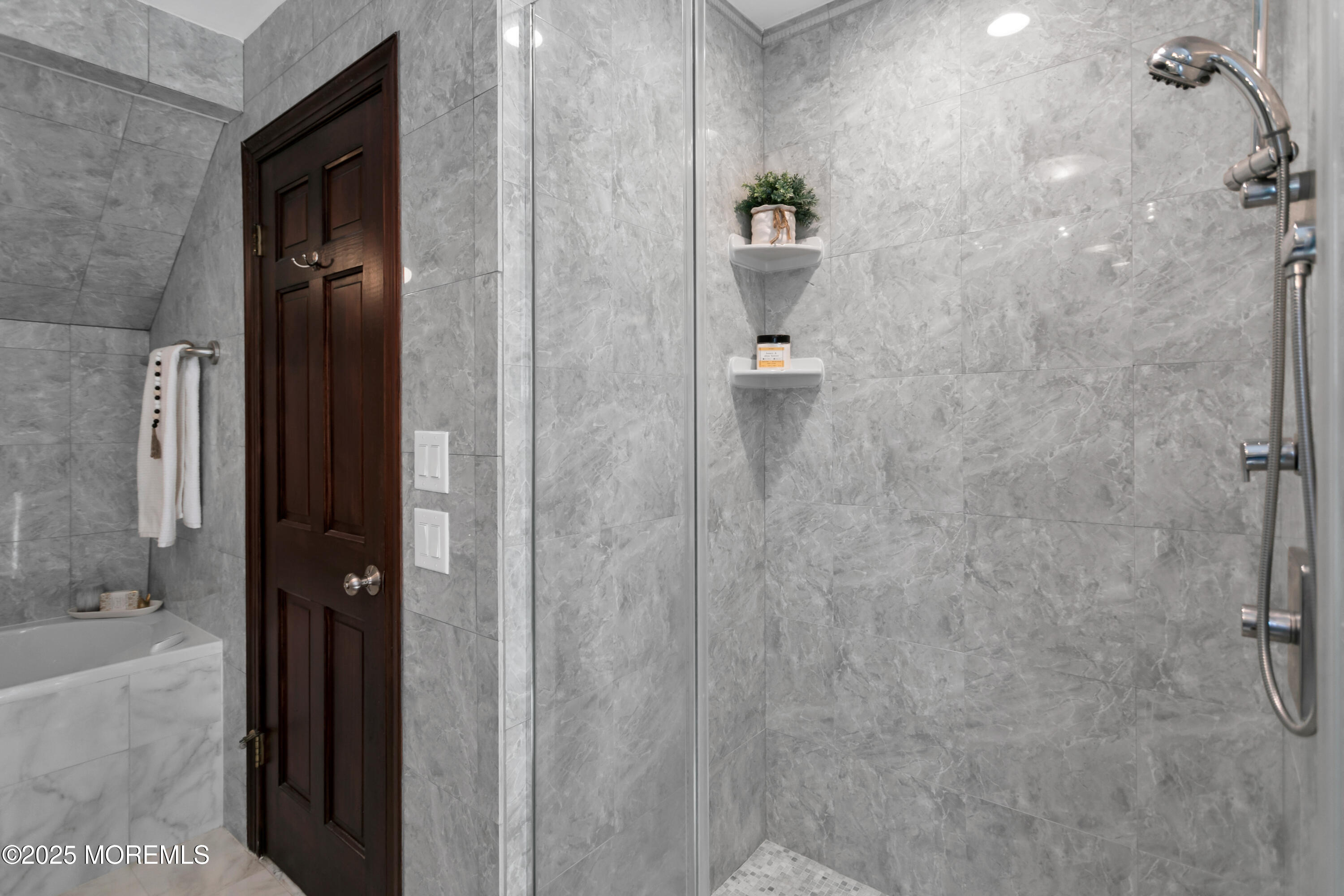 160 Pelican Road Middletown, NJ 07748 - Photo 36 of 65 a bathroom with a shower