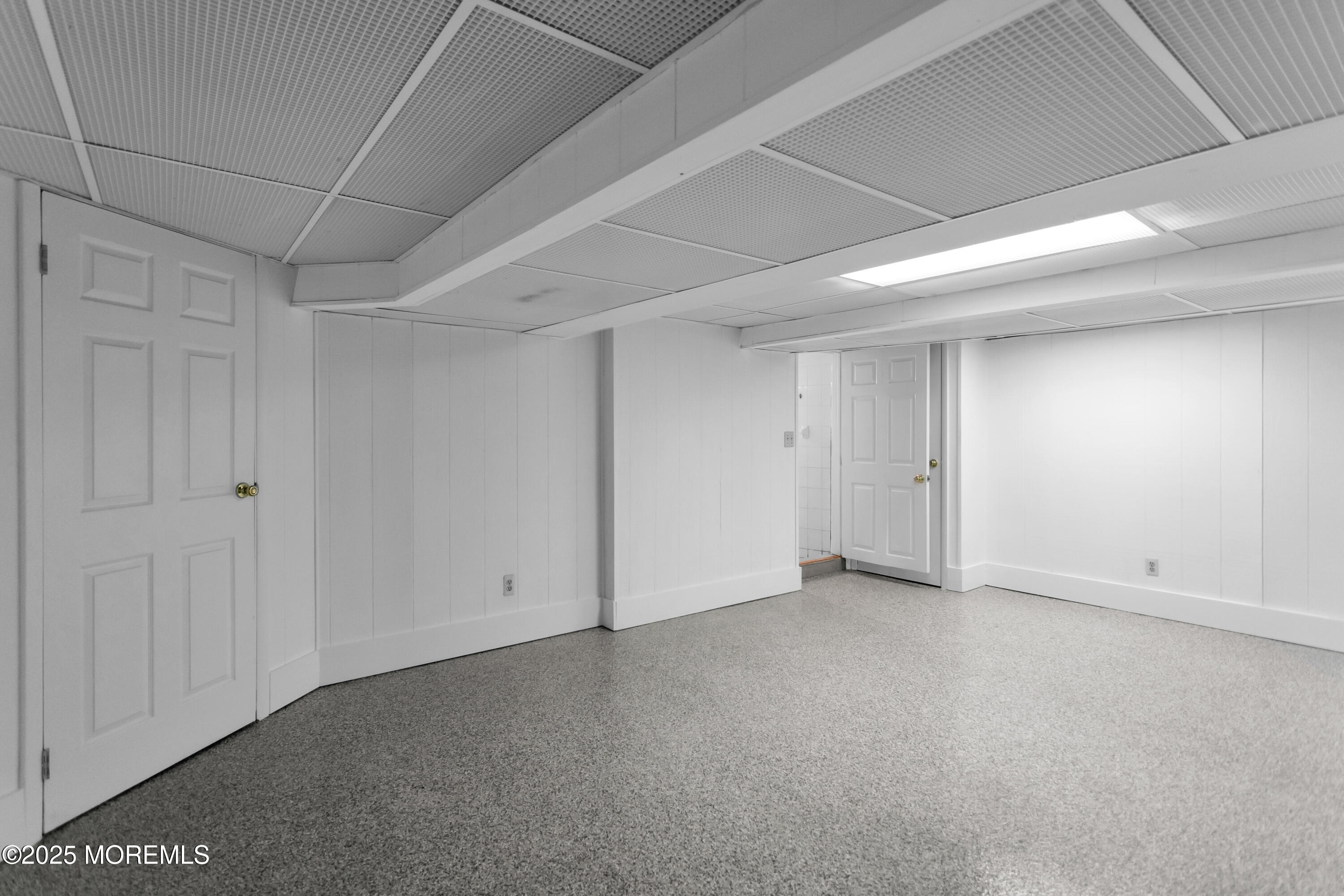 160 Pelican Road Middletown, NJ 07748 - Photo 39 of 65 a view of an empty room