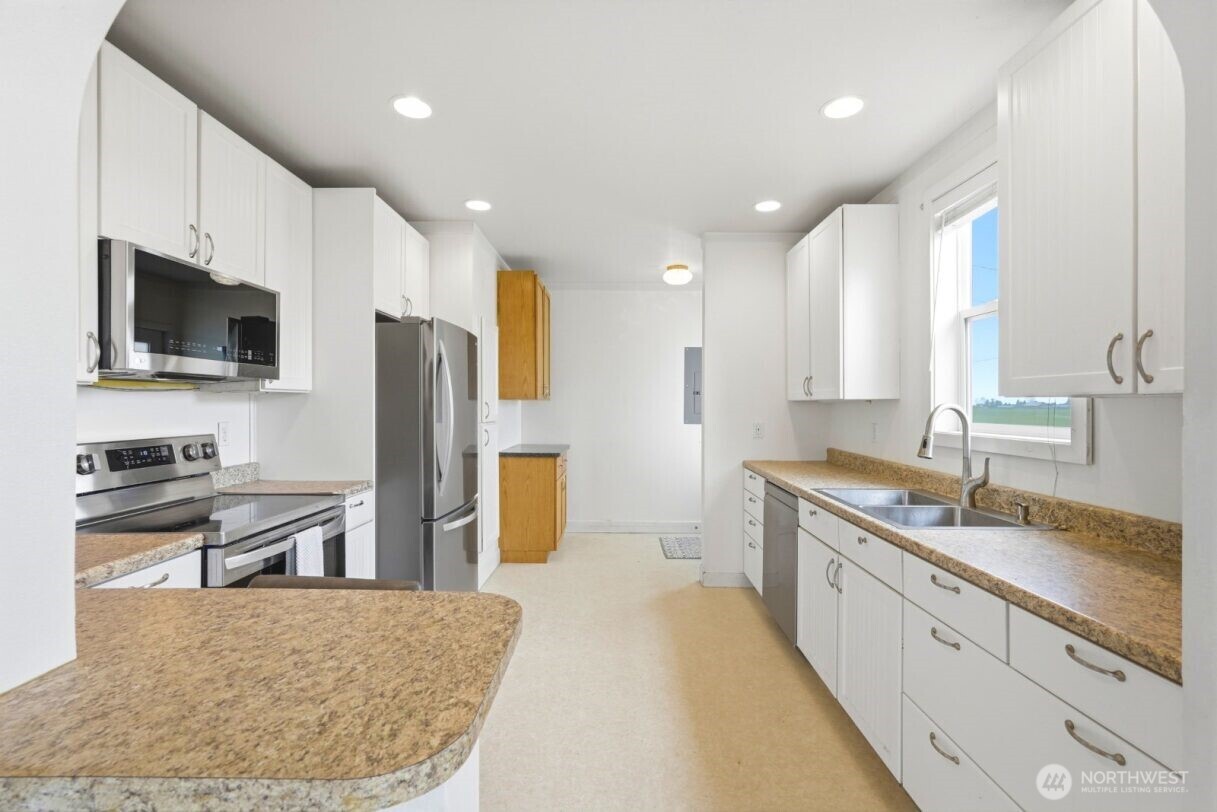 19500 Dahlstedt Road Burlington, WA 98233 - Photo 11 of 39