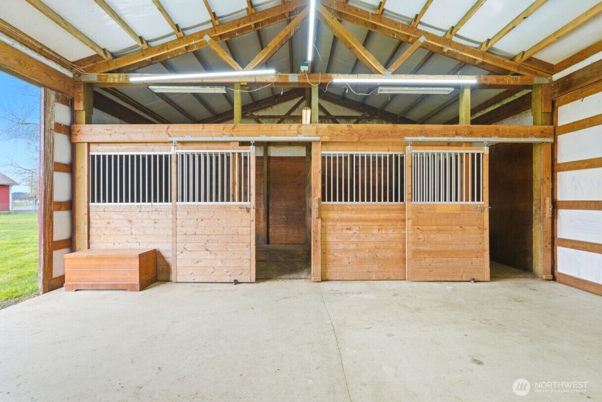 19500 Dahlstedt Road Burlington, WA 98233 - Photo 30 of 39 a view of a garage of the house