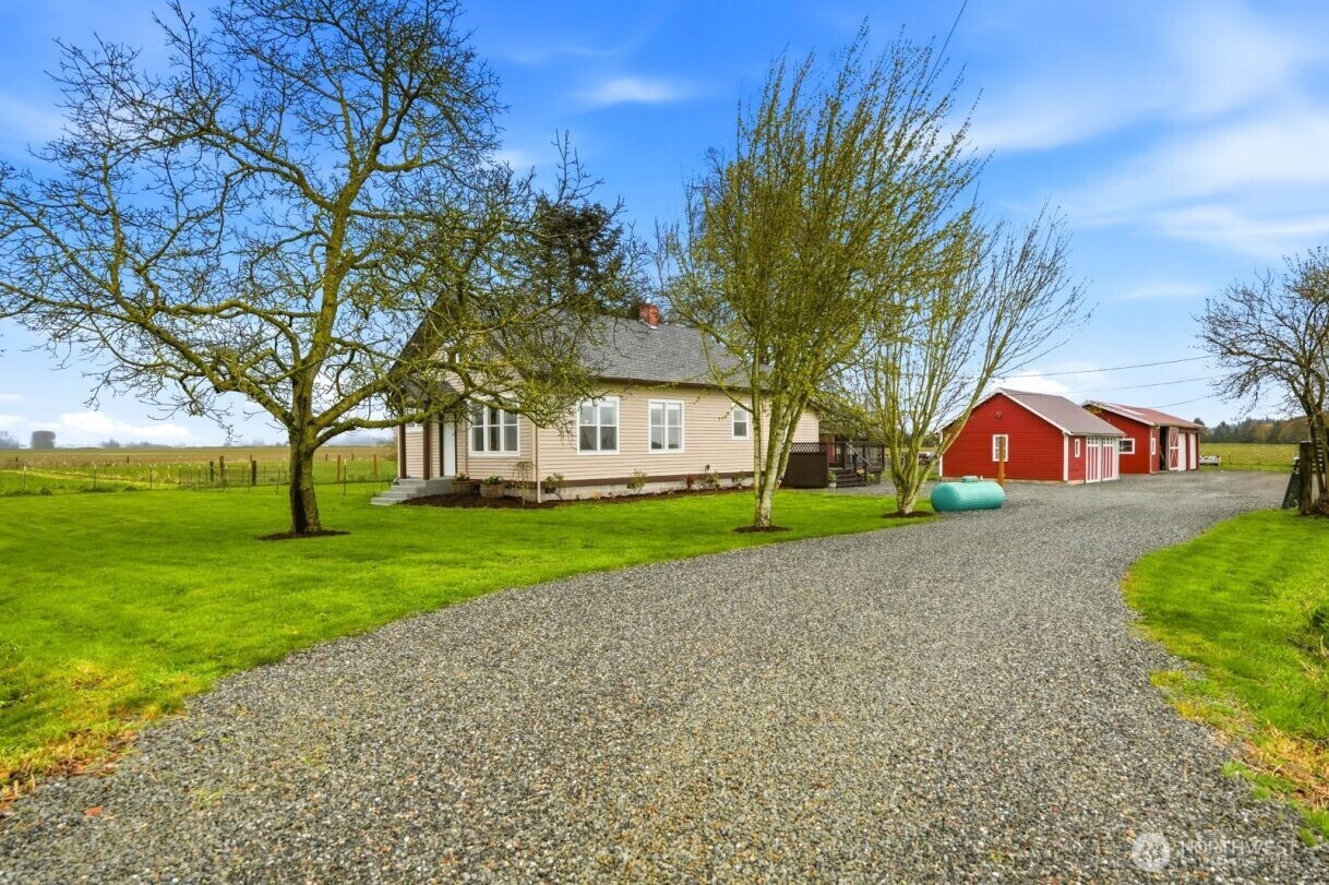 19500 Dahlstedt Road Burlington, WA 98233 - Photo 3 of 39