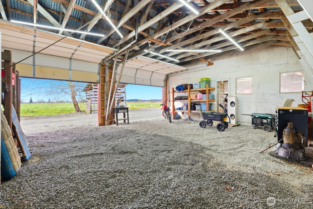 19500 Dahlstedt Road Burlington, WA 98233 - Photo 35 of 39 a view of a room with gym equipment