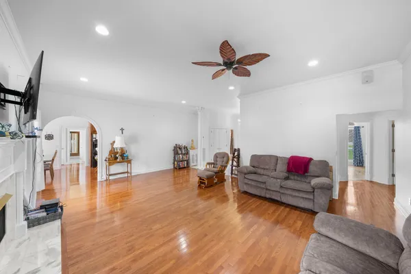 $544,900 | 215 Franklin Heights Drive, Winchester, TN 37398