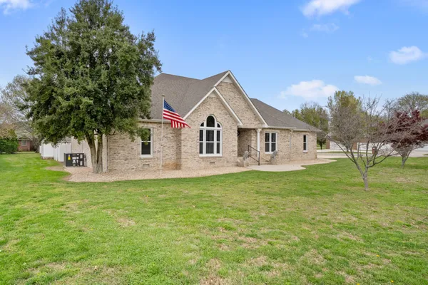 $544,900 | 215 Franklin Heights Drive, Winchester, TN 37398