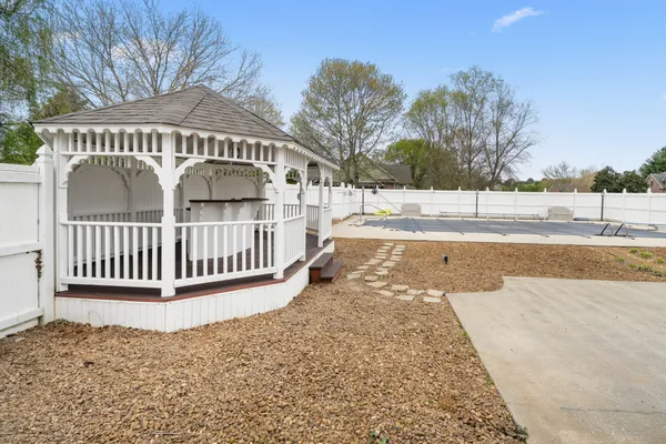 $544,900 | 215 Franklin Heights Drive, Winchester, TN 37398