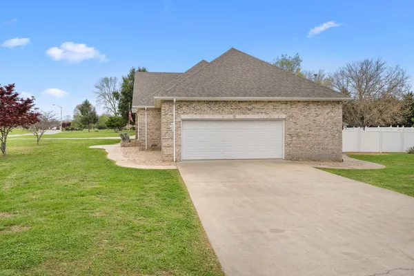 $544,900 | 215 Franklin Heights Drive, Winchester, TN 37398