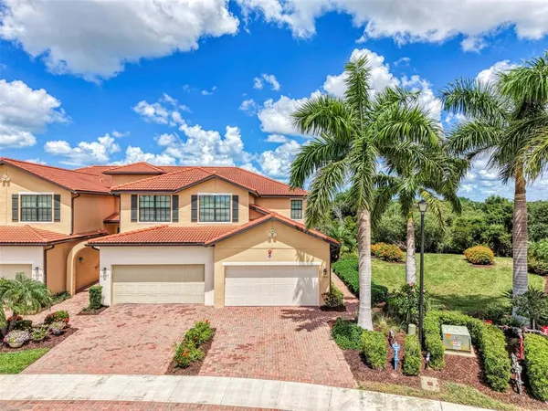 $349,000 | 23321 Awabuki Drive, Unit 8102, Venice, FL 34293