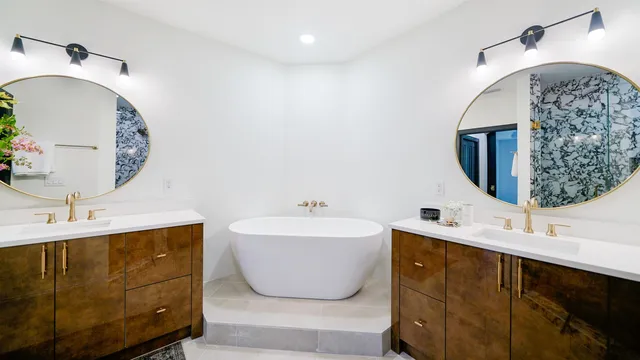 a picture of a bench in a patio