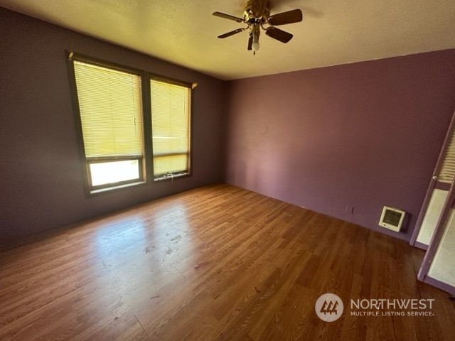 7403 Beverly Boulevard Everett, WA 98203 - Photo 13 of 21 a view of an empty room and window