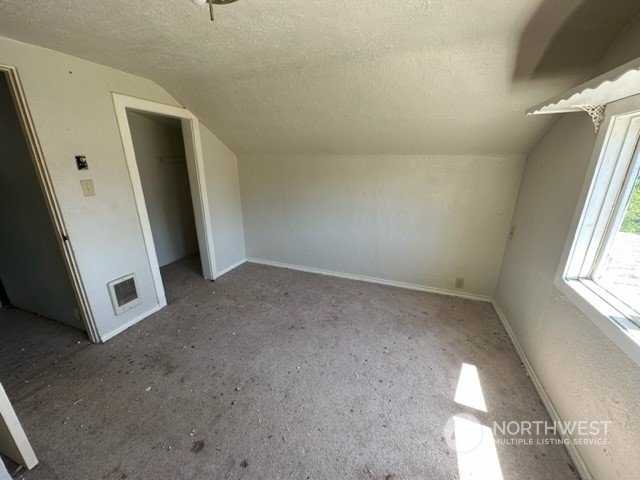 7403 Beverly Boulevard Everett, WA 98203 - Photo 20 of 21 an empty room with windows