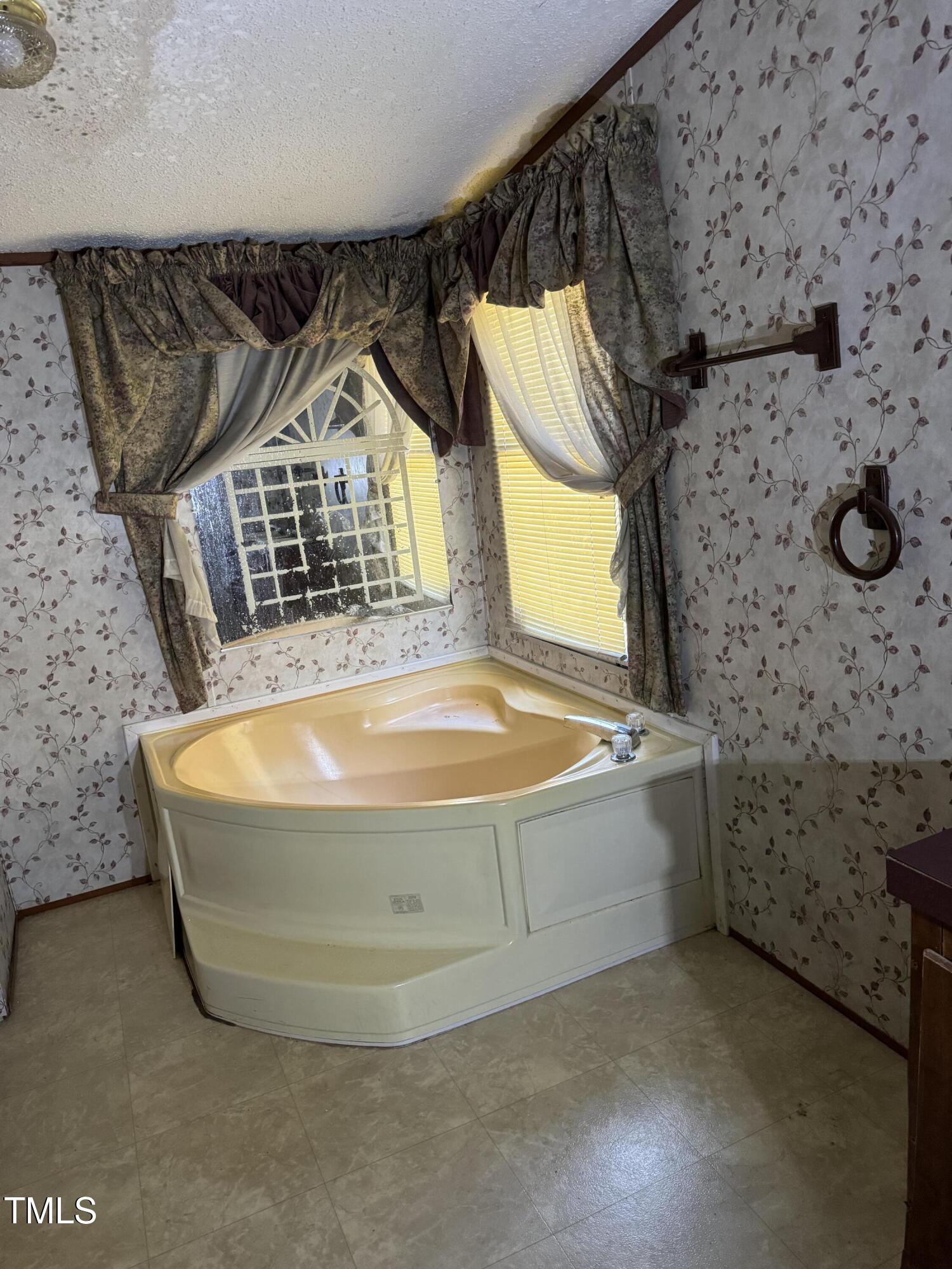 137 Williamson Farm Road Dudley, NC 28333 - Photo 16 of 26 Master Bathroom