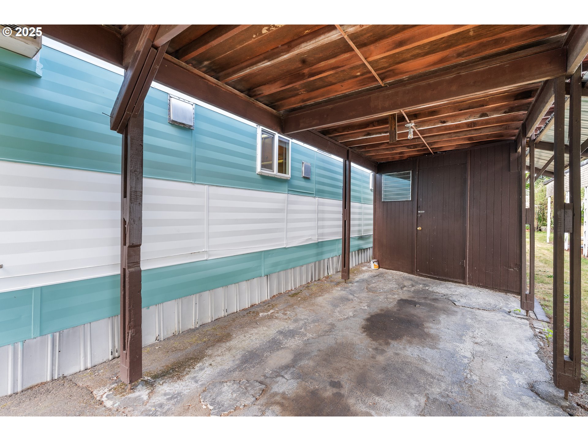 1625 Henderson Avenue Eugene, OR 97403 - Photo 19 of 20 a view of backyard with door