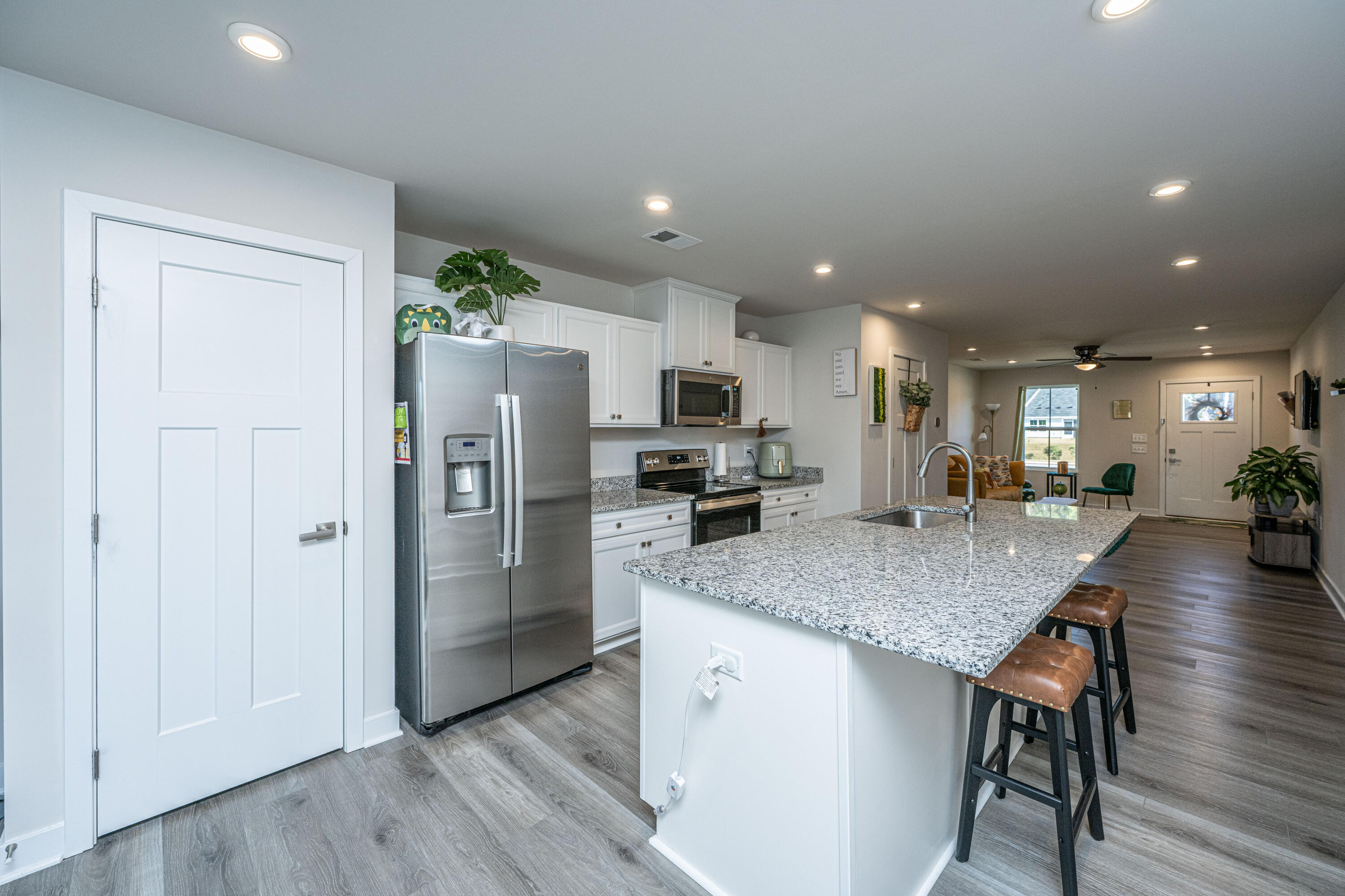 338 Picard Loop Santee, SC 29142 - Photo 9 of 32 Center of the Home