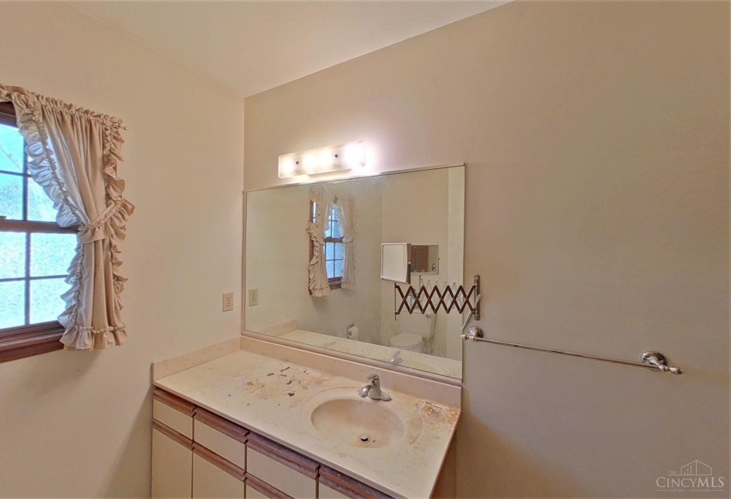 132 Sheffield Road Cincinnati, OH 45240 - Photo 26 of 33 Gallery Image 26