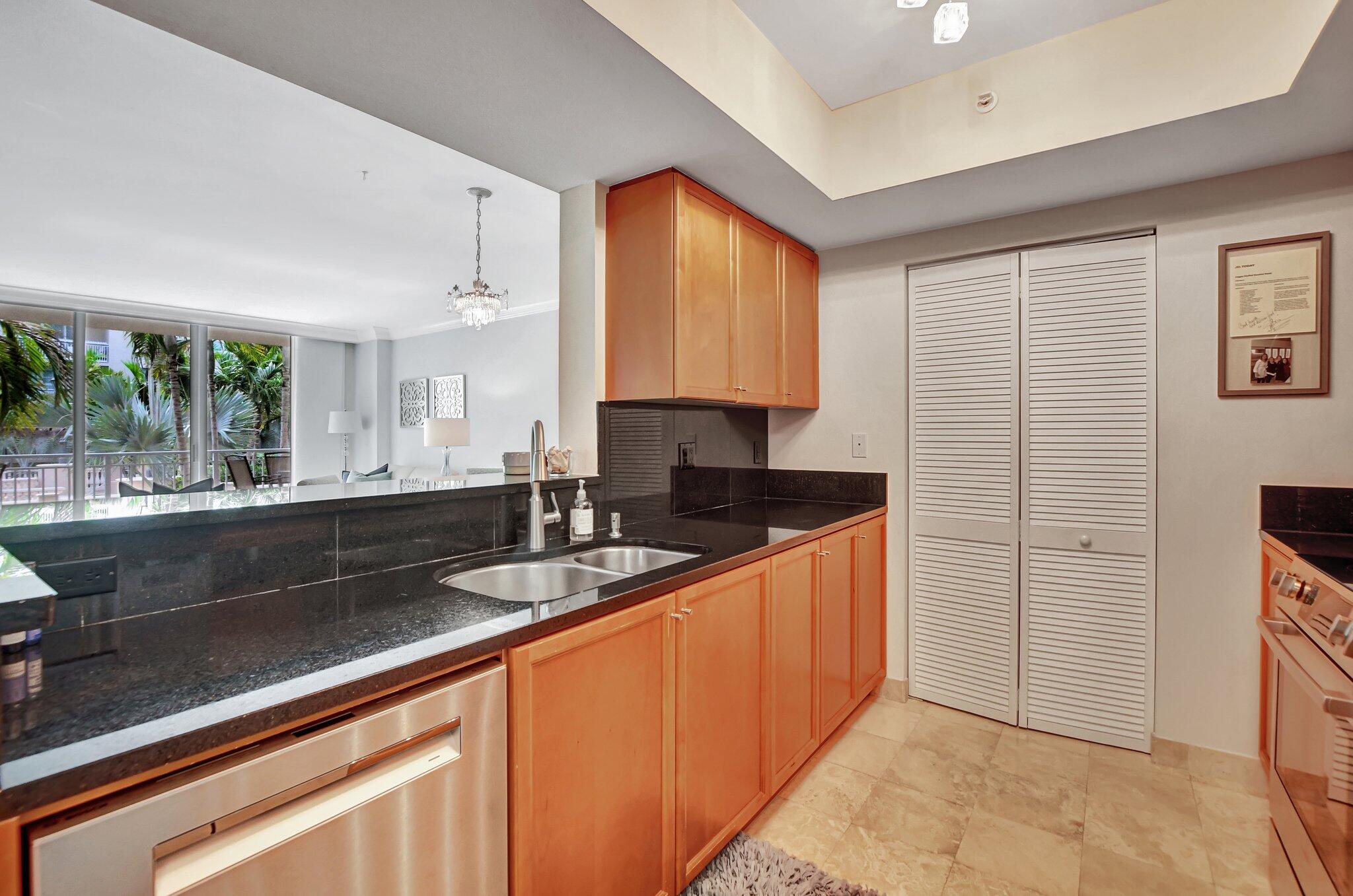 99 Southeast Mizner Boulevard, Unit 738 Boca Raton, FL 33432 - Photo 3 of 36 4-web-or-mls-DSC_0206