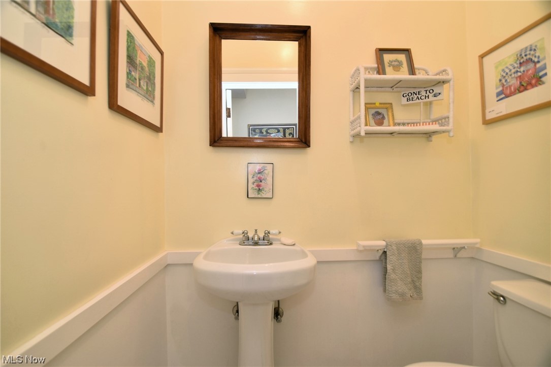 2866 Sedgewick Road Cleveland, OH 44120 - Photo 17 of 35 Gallery Image 17