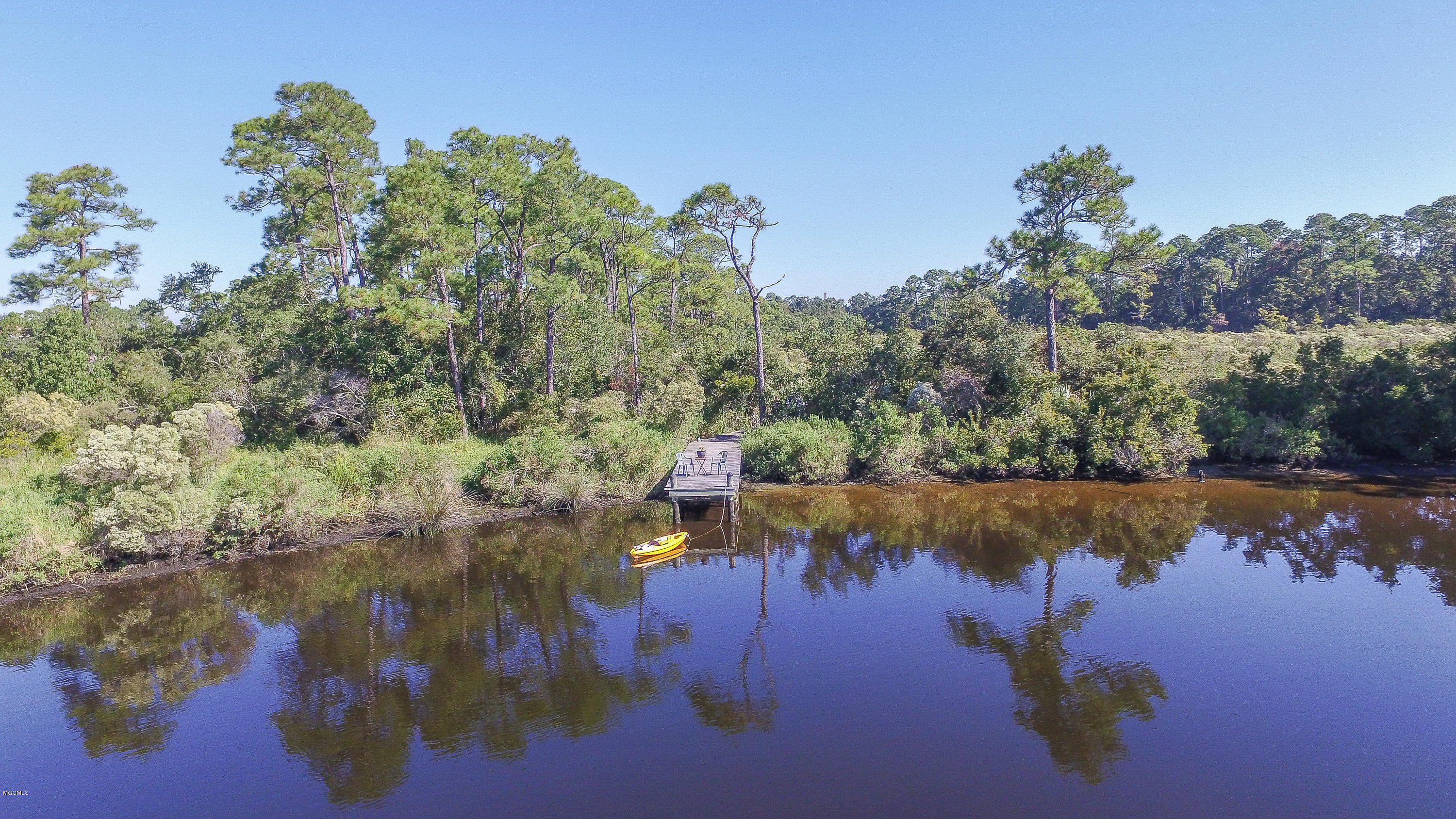 9153 Ridge Road Gulfport, MS 39503 - Photo 3 of 28 000-5