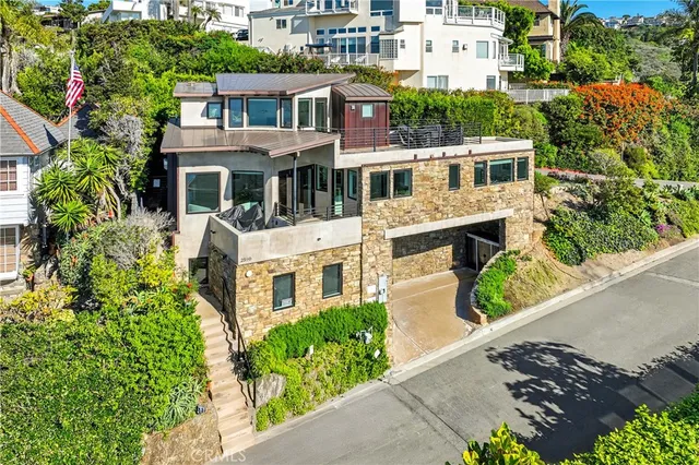 $3,200,000 | 2590 Iris Way, Laguna Beach, CA 92651